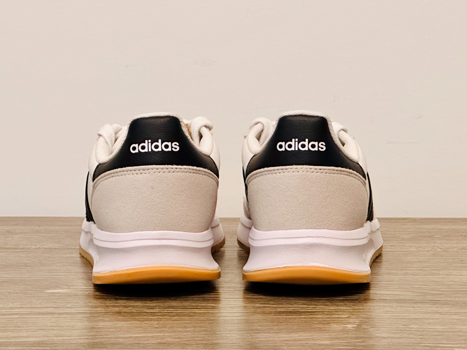 Adidas Run 70s 2.0 – White Black Grey 5.5Y / 6.5W New JI2266