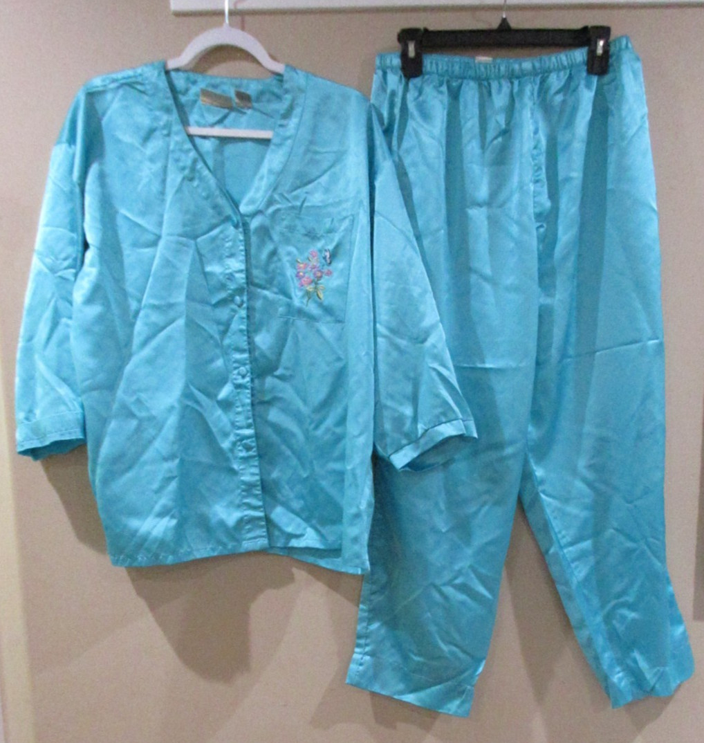 Vtg. E.J.C. Intimates Pajama Set Women Lg Blue Embroidered Silky Polyeseter