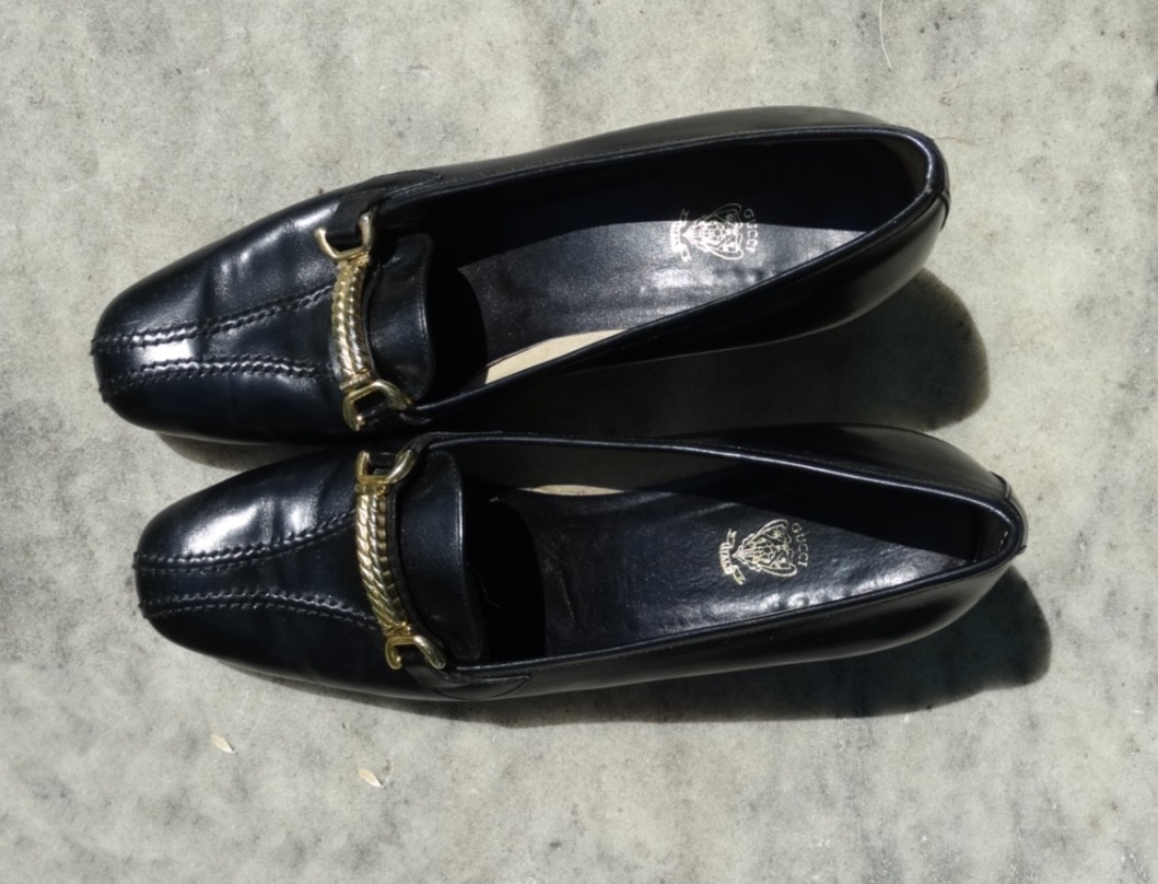 Vintage Gucci pumps shoes Black & Gold classic trim EU 37 US 6.5 in Original bag
