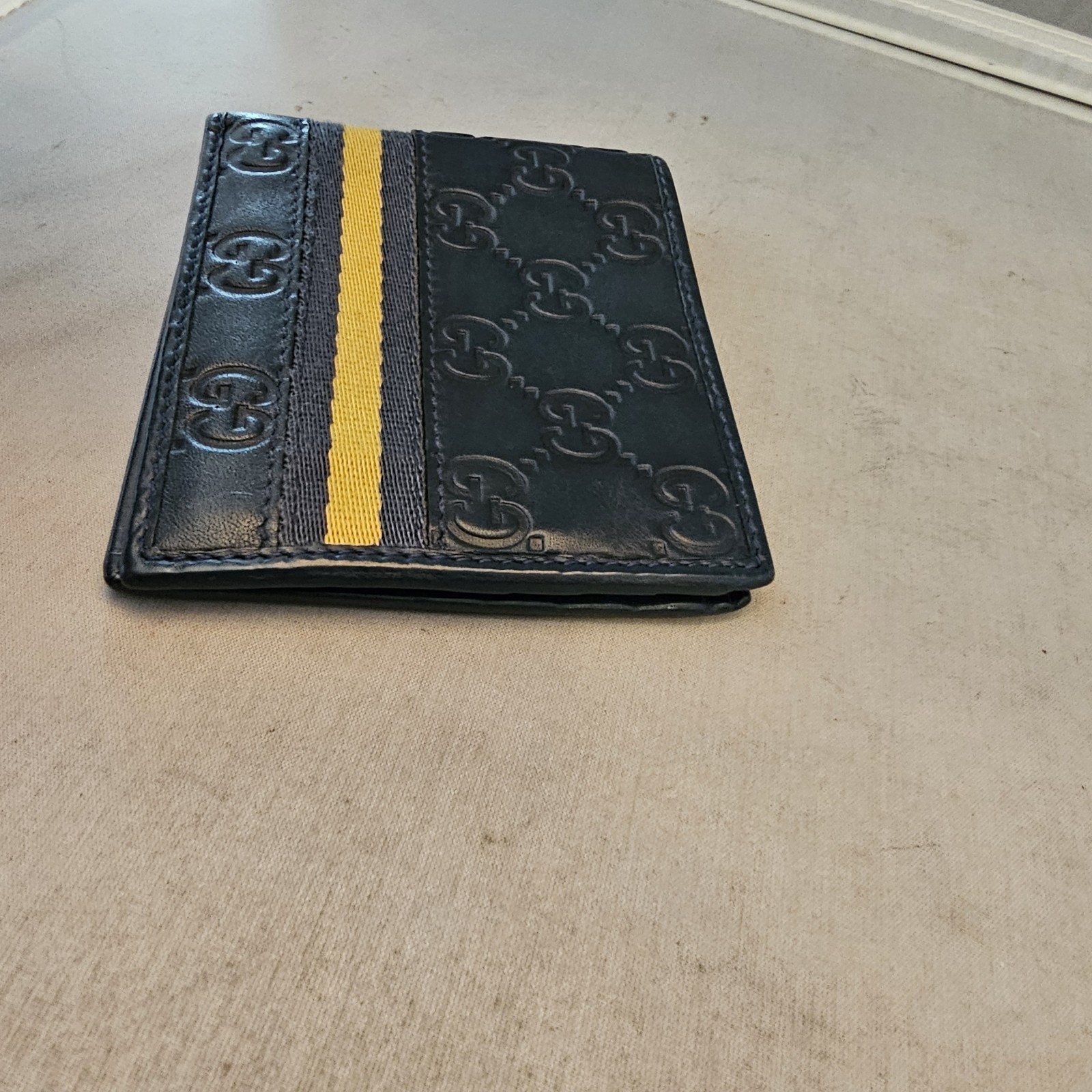 Gucci Wallet Bifold Navy Leather Yello Stripe GG Great Condition See Pictures