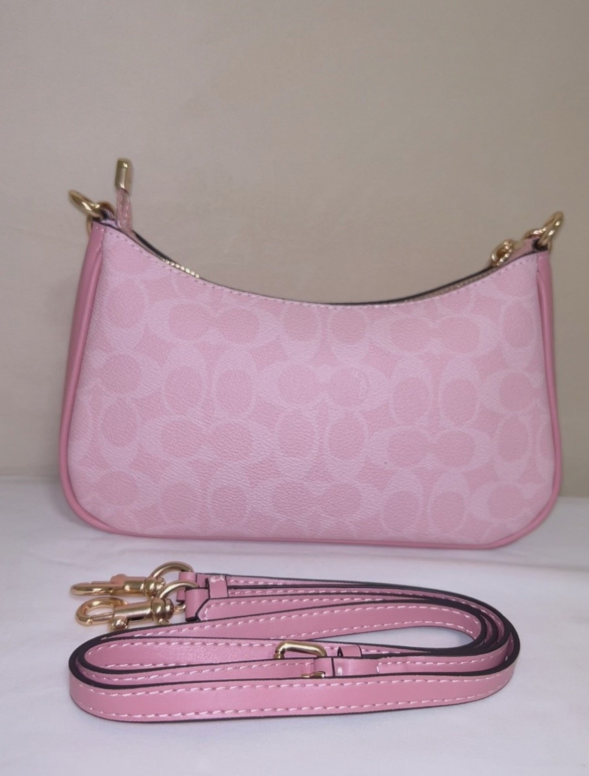 COACH Powder Pink Teri Shoulder Bag CV933 Brand New 💕