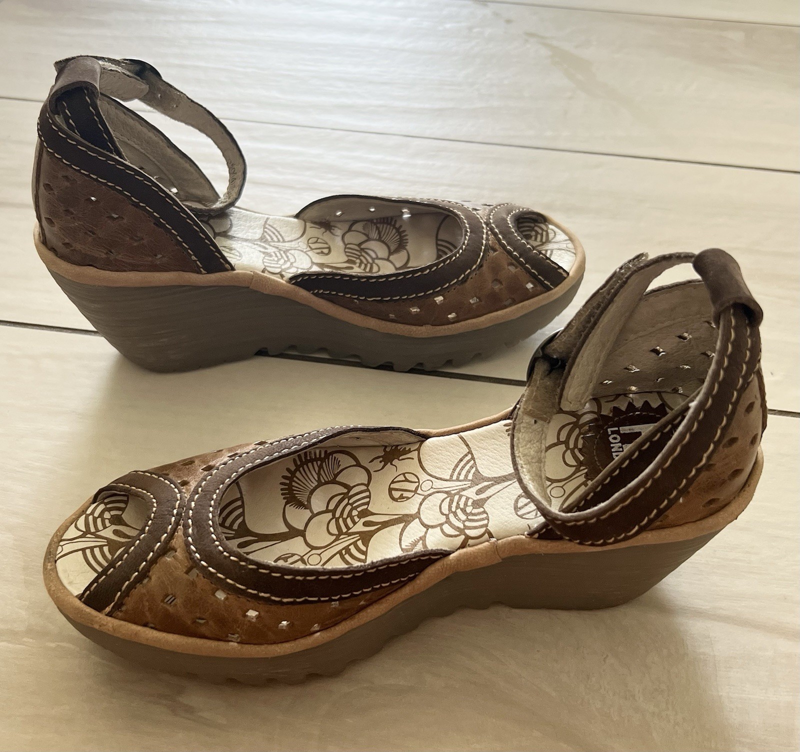 Fly London Ydel Perforated Leather Ankle Strap Open Toe Wedge Sandals Pewter 36