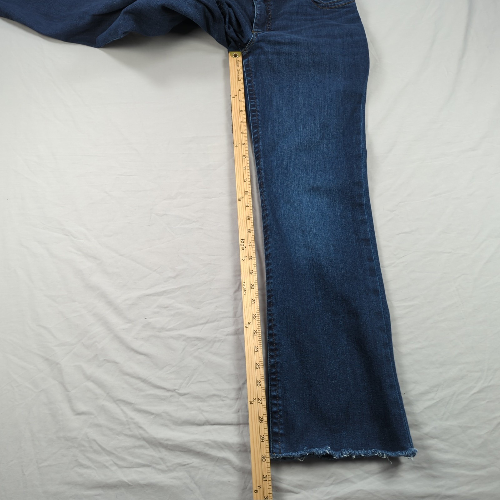 Wrangler Jeans Womens 11 32 Blue Boot Cut Stretch Willow Ultimate Riding Western
