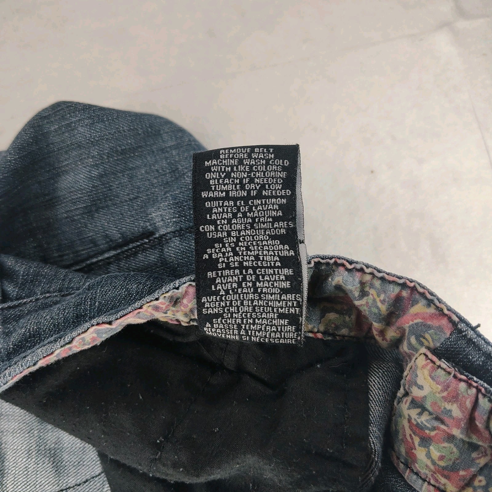 One 5 One Jean Shorts Women’s 12 Dark Wash 34×4.5″