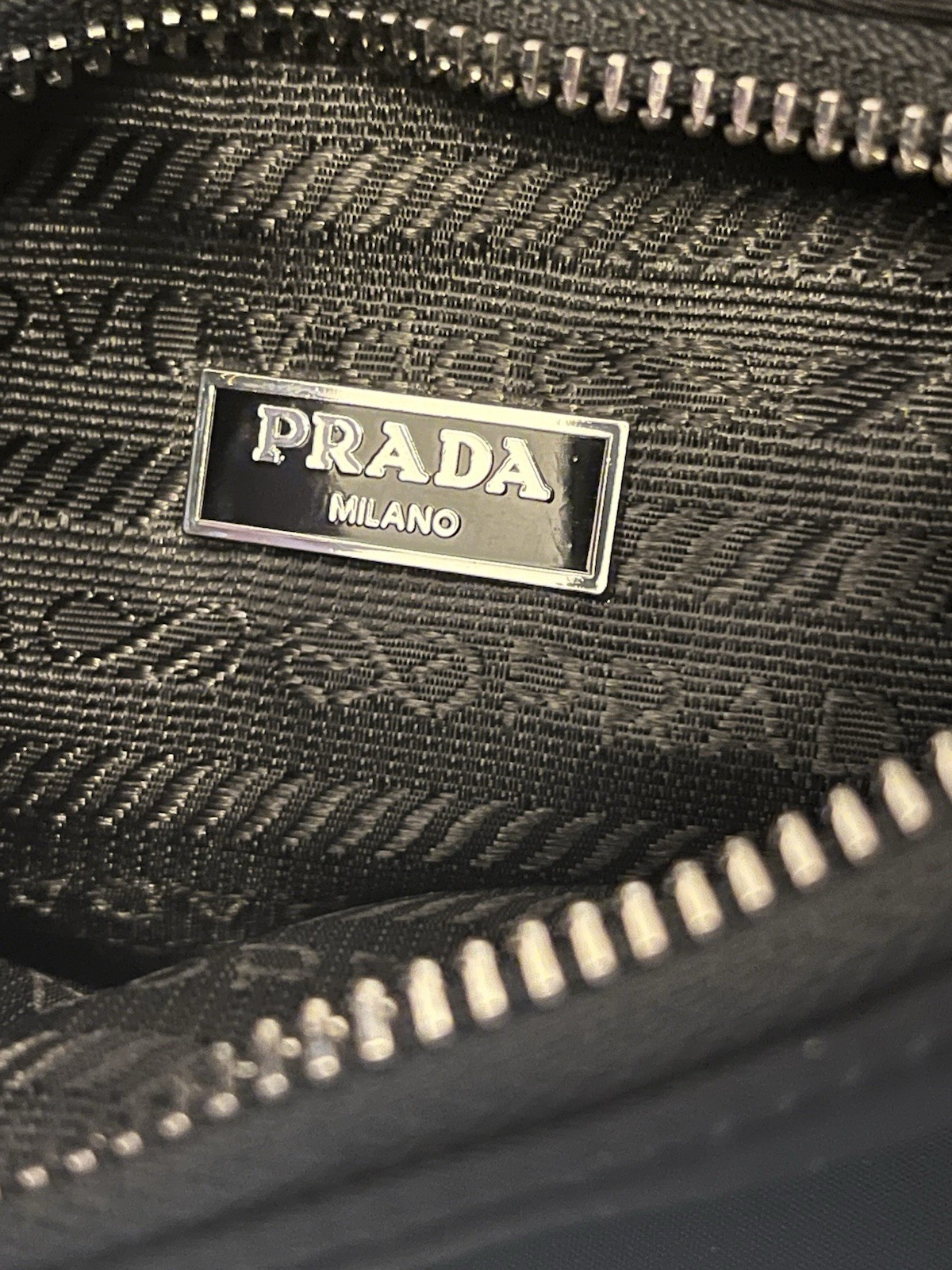 PRADA Re-Edition 2005 Black Shoulder Bag with Chain Strap and Detachable Pouch