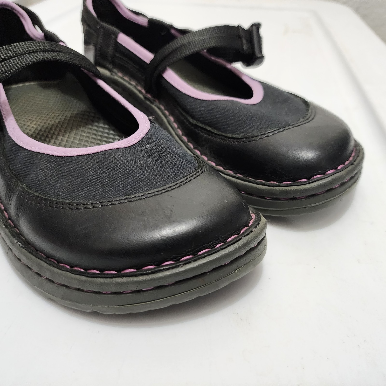 Chaco Loyalist Ecotread Mary Jane shoes Black Leather Purple accents Womens 7