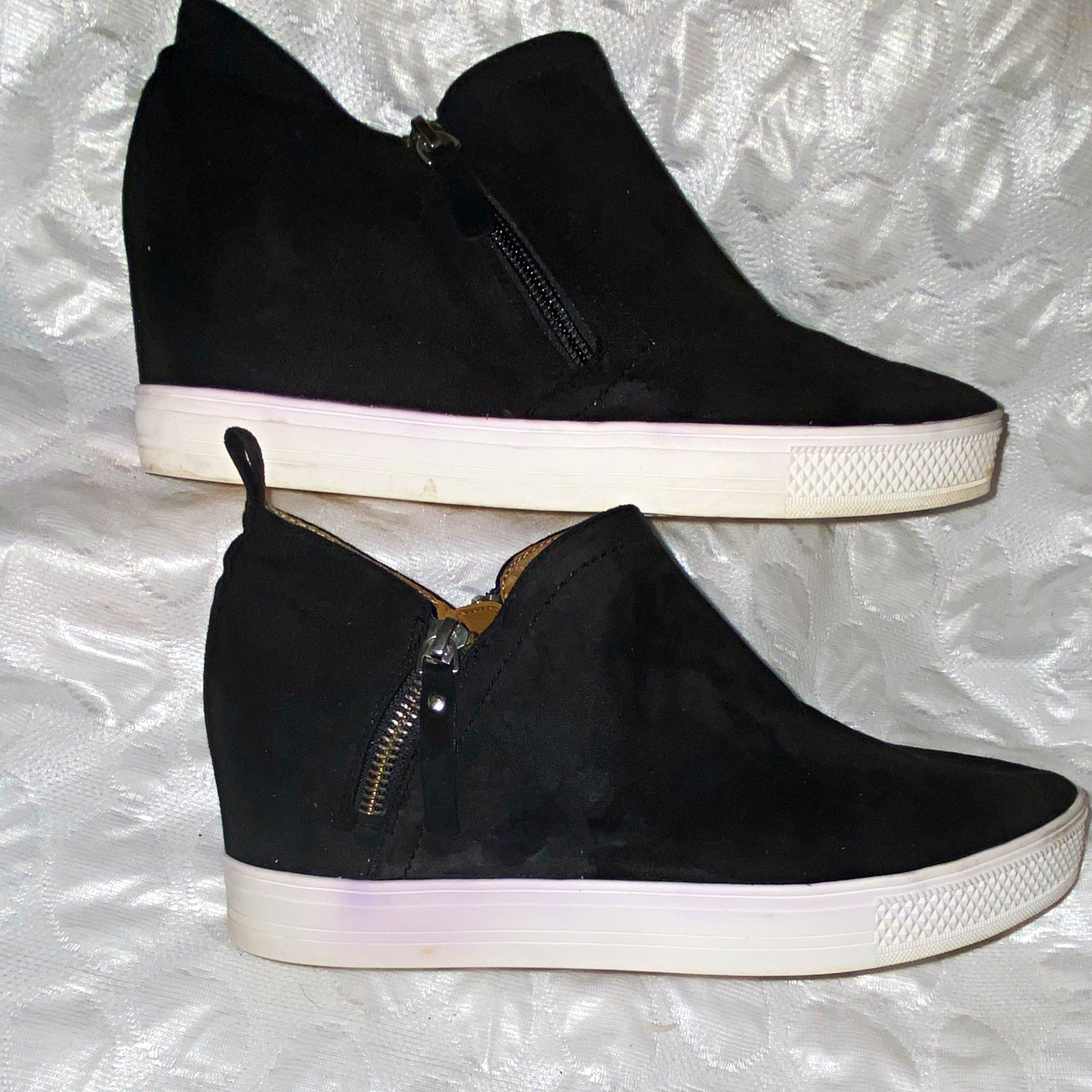 Susina Women’s Ankle Platform Boot- Sneaker Black/White Suede 2-Side Zip US 10M
