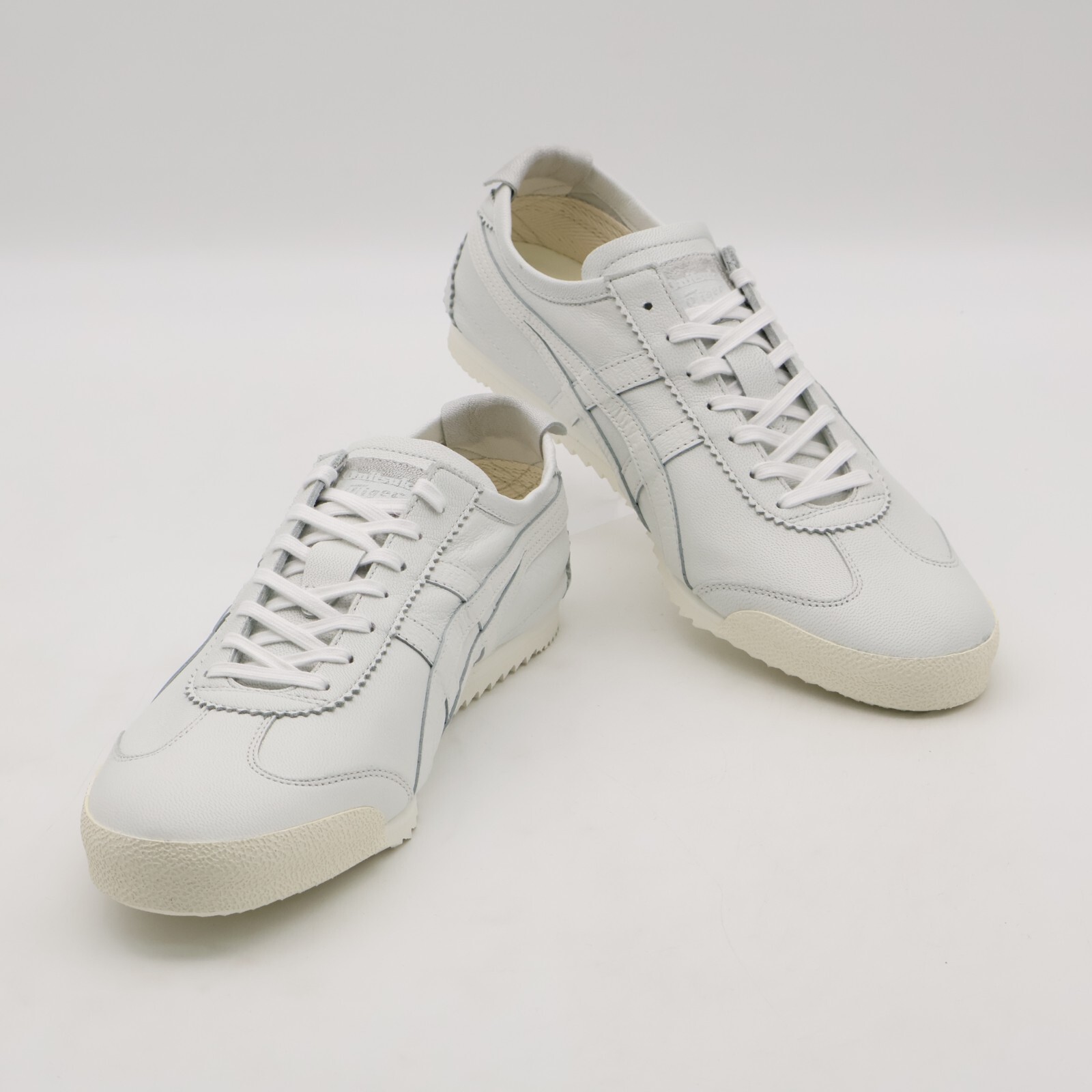 1181A367-101 Onitsuka Tiger NIPPON MADE Mexico 66 Deluxe White (Men’s)