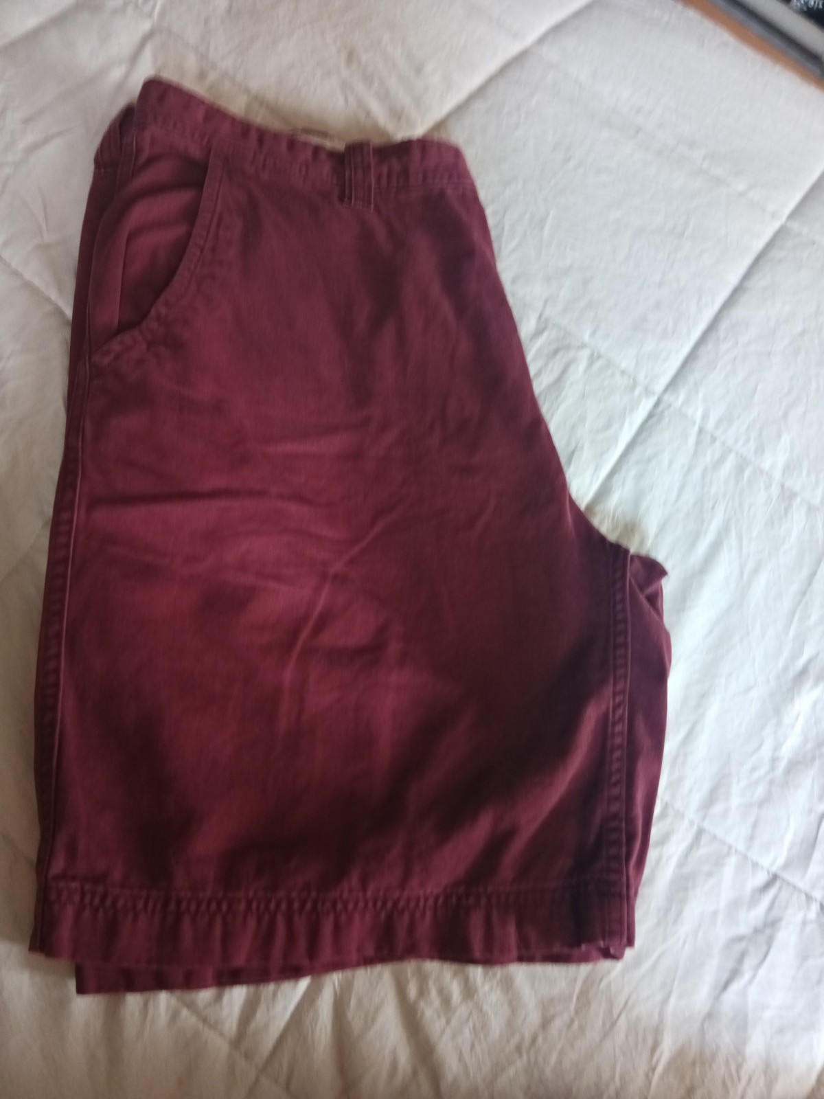 Men’s Shorts Sz. 38 St. John’s Bay Chino Style Maroon/Burgandy 9″ Inseam