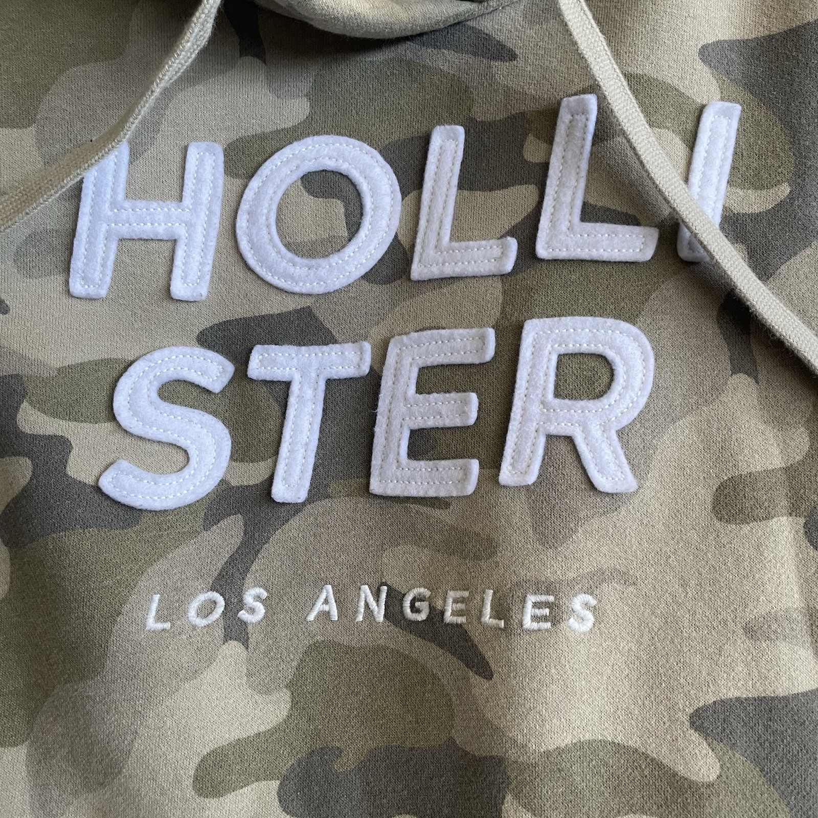 Hollister Hoodi Large Camo Print Pullover Sweatshirt Kangaroo Pocket LA