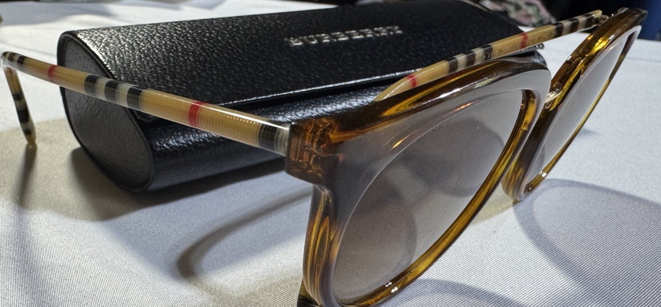 Burberry BE4194 Cat Eye Brown Tortoise Gradient Lens Sunglasses w/ Case