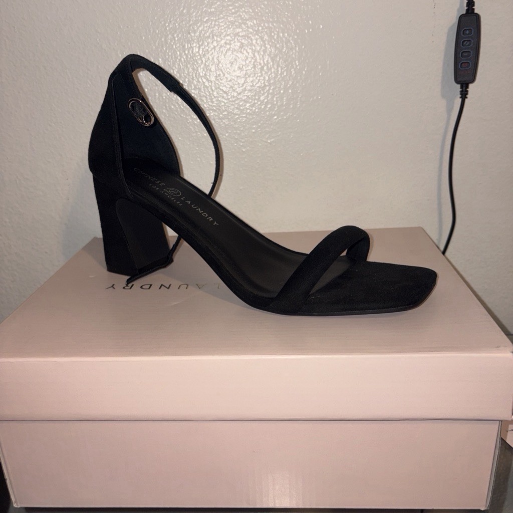 Chinese Laundry Women’s Black Strappy Ankle Strap Block Heel Sandals US 9 EU 40