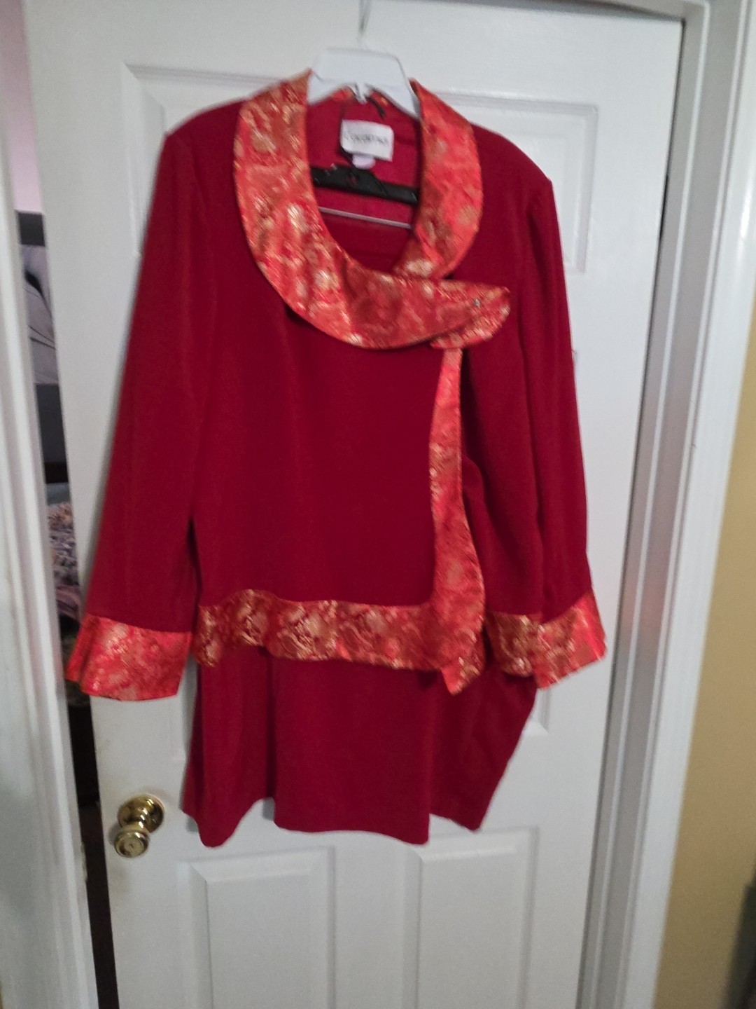 fashion designer suits Never Worn