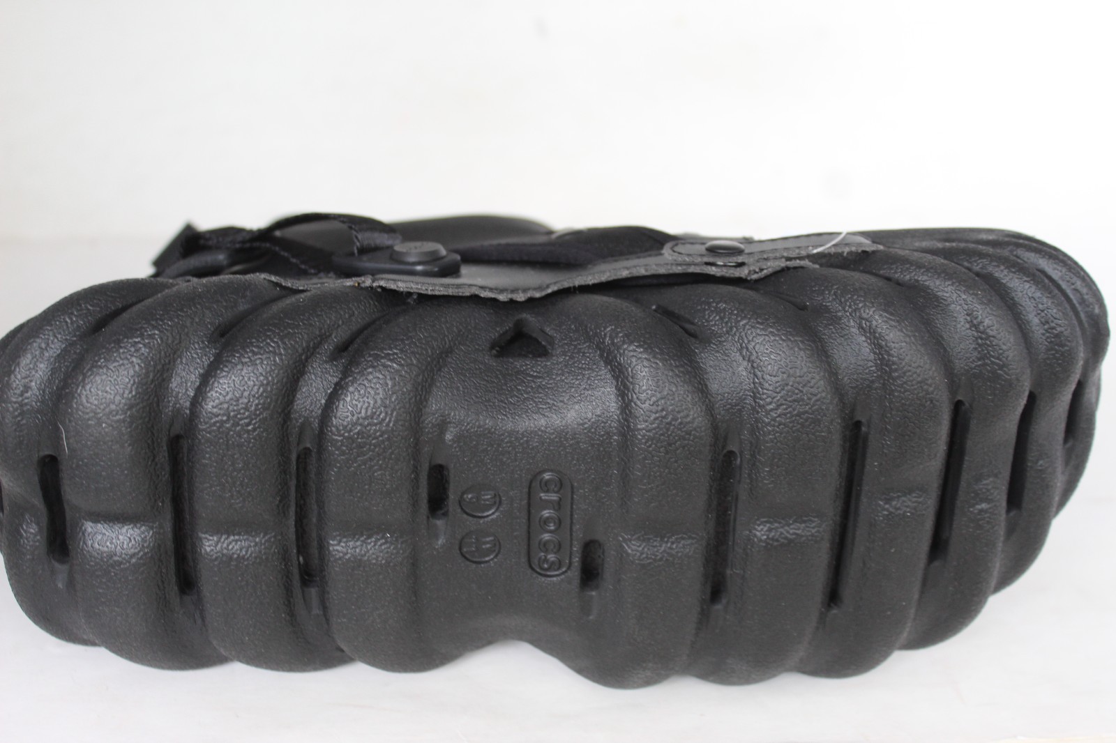 Crocs Unisex Feng Chen WANG X Echo Black Durable Clogs Size M(9) W(11)