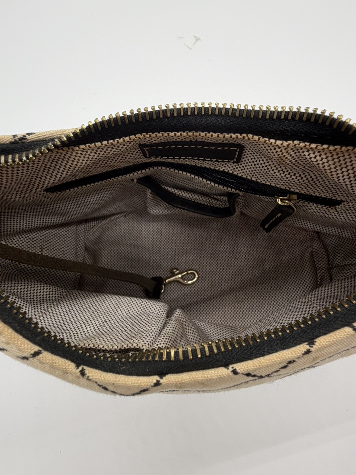VTG Dooney & Bourke Cream Canvas Small Signature Hobo Shoulder Bucket Bag