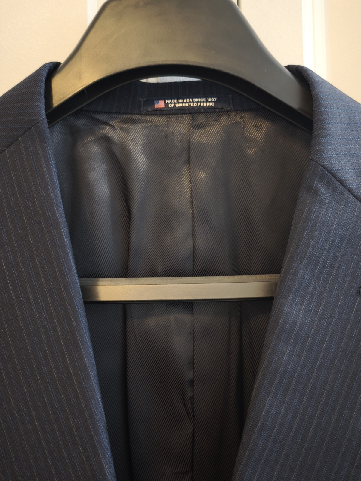 Hart Schaffner Marx Men’s Blue Pinstripe 2-Piece Suit 42R Two-Button