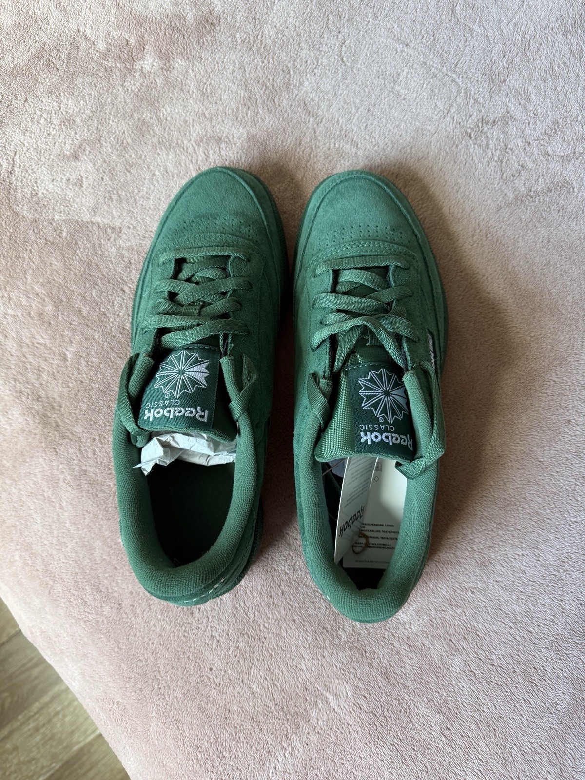 Reebok Classic Green Suede Low-Top Lace-Up Sneakers Gum Rubber Sole