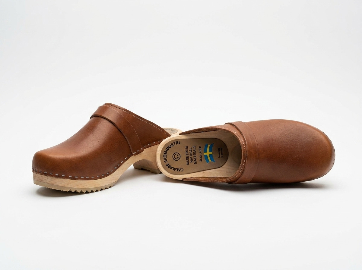Calmare Trätofflor “ORIGINAL NATUR” Swedish Clogs in Natural Brown leather