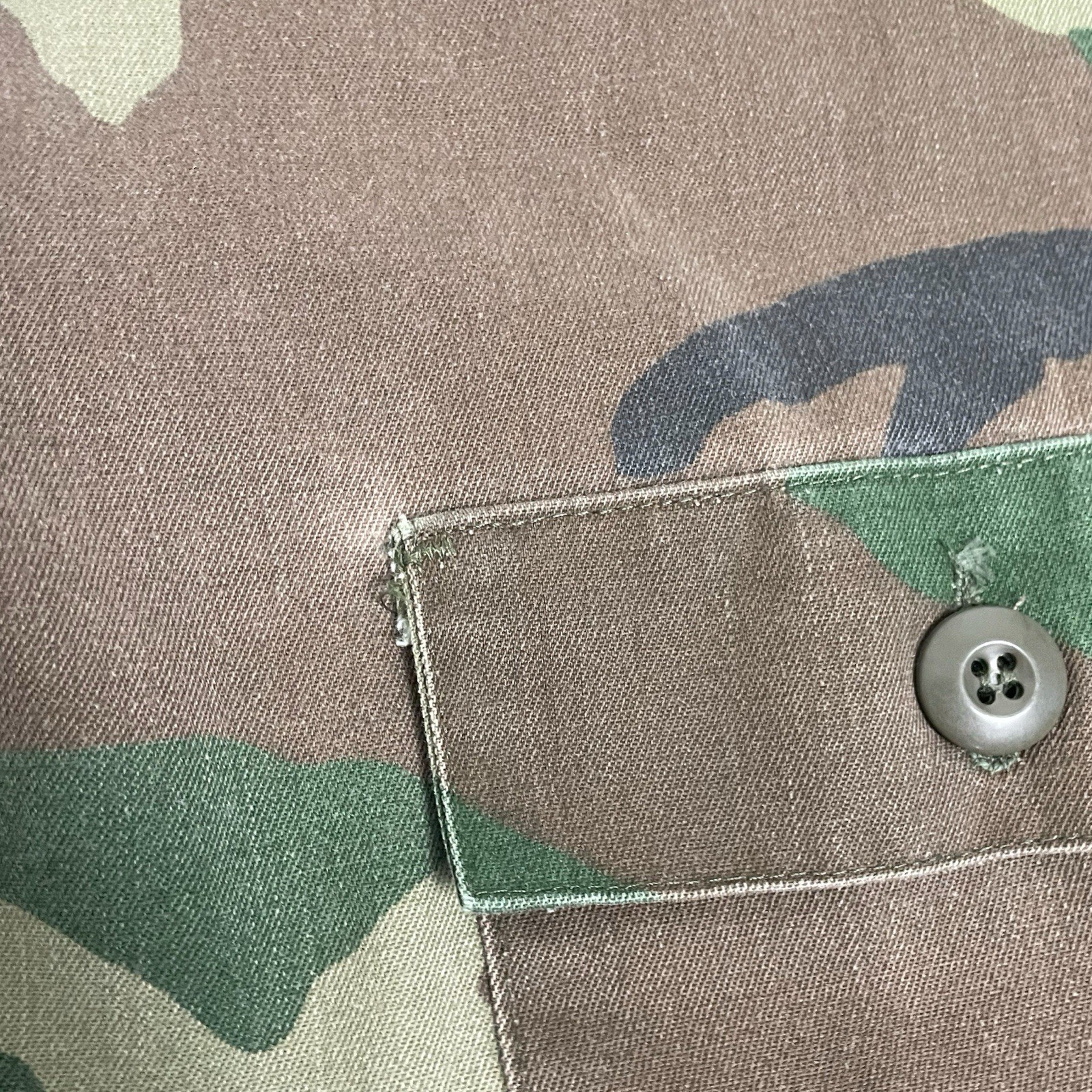Vintage 90s Buck Apparel Camo button down jacket distressed unisex streetwear L