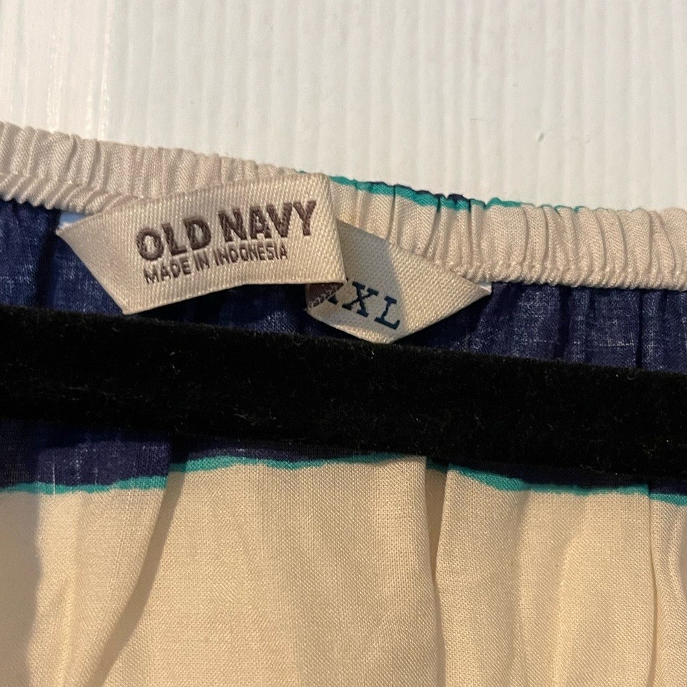 NWT- Old Navy – Stripped Blue & White Top – XXL