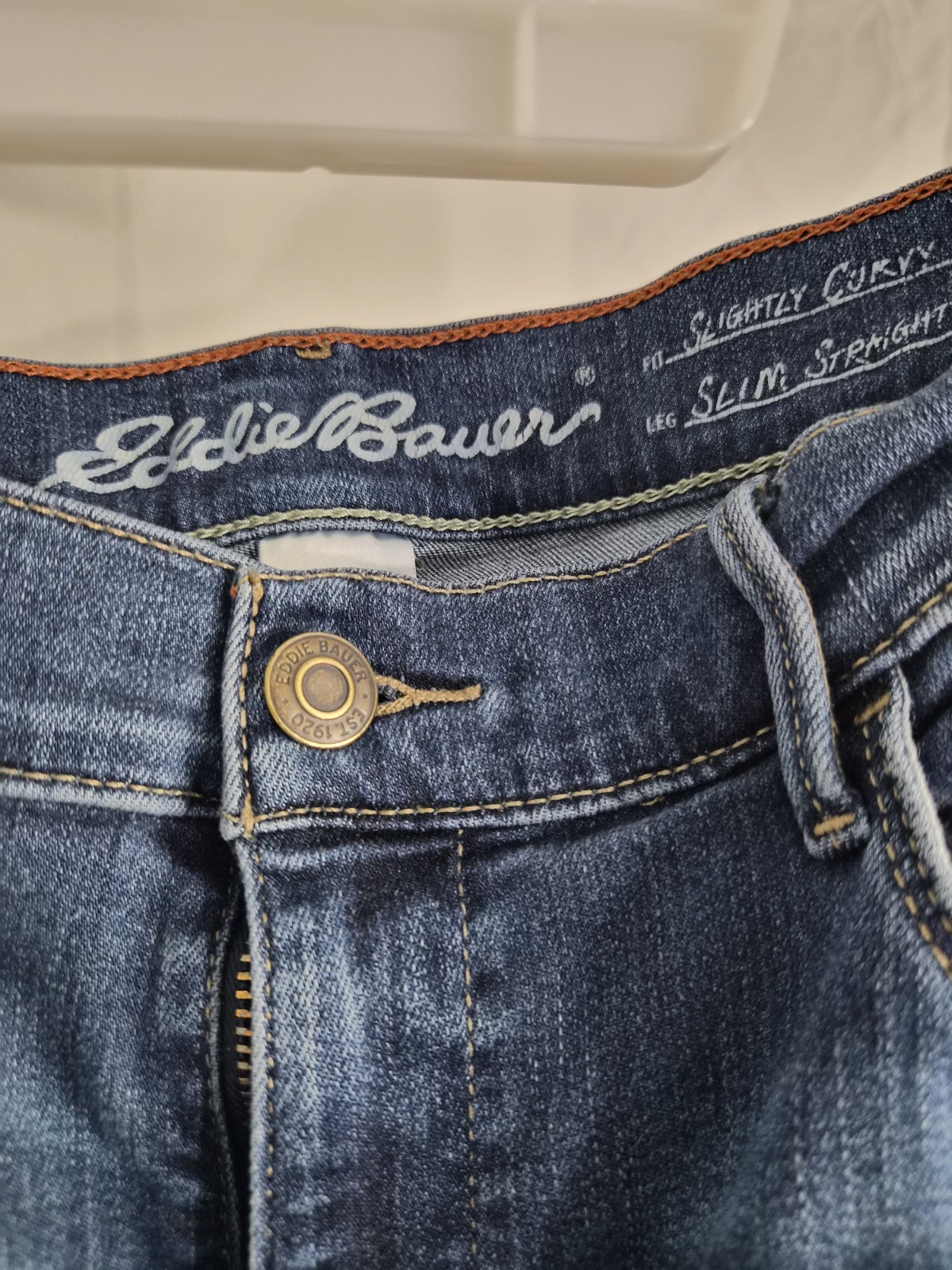 Eddie Bauer Slightly Curvy Slim Straight Jeans Womens Size 12 Medium Wash