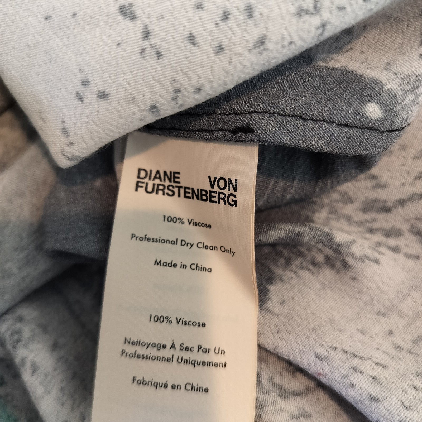 Diane von Furstenberg Dress Size 0 Brush Stroke Pattern Button Up Long Sleeve