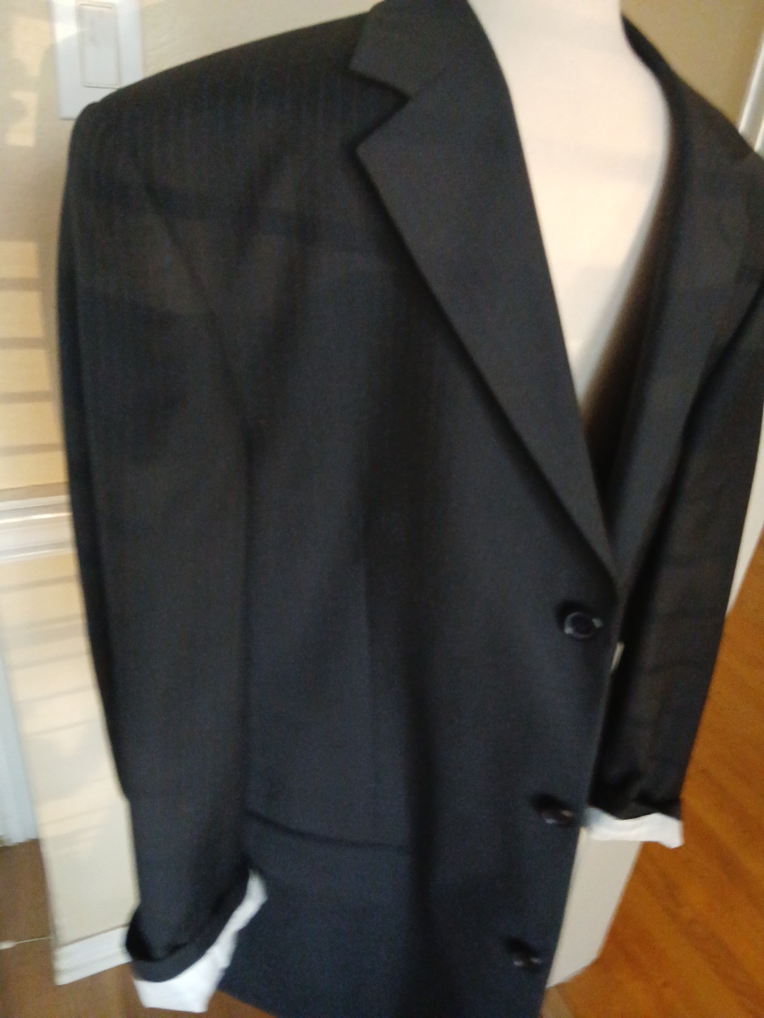 Lineage Men’s Black Suit Sz 43 R Pant 37 100% wool NWT