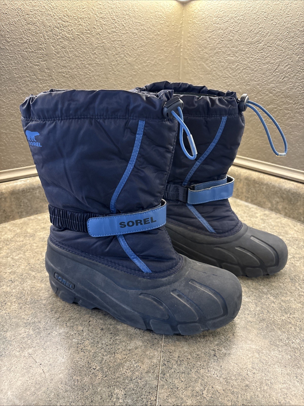 Sorel Kids Flurry winter snow boots collegiate navy Sz 7 Good Condition