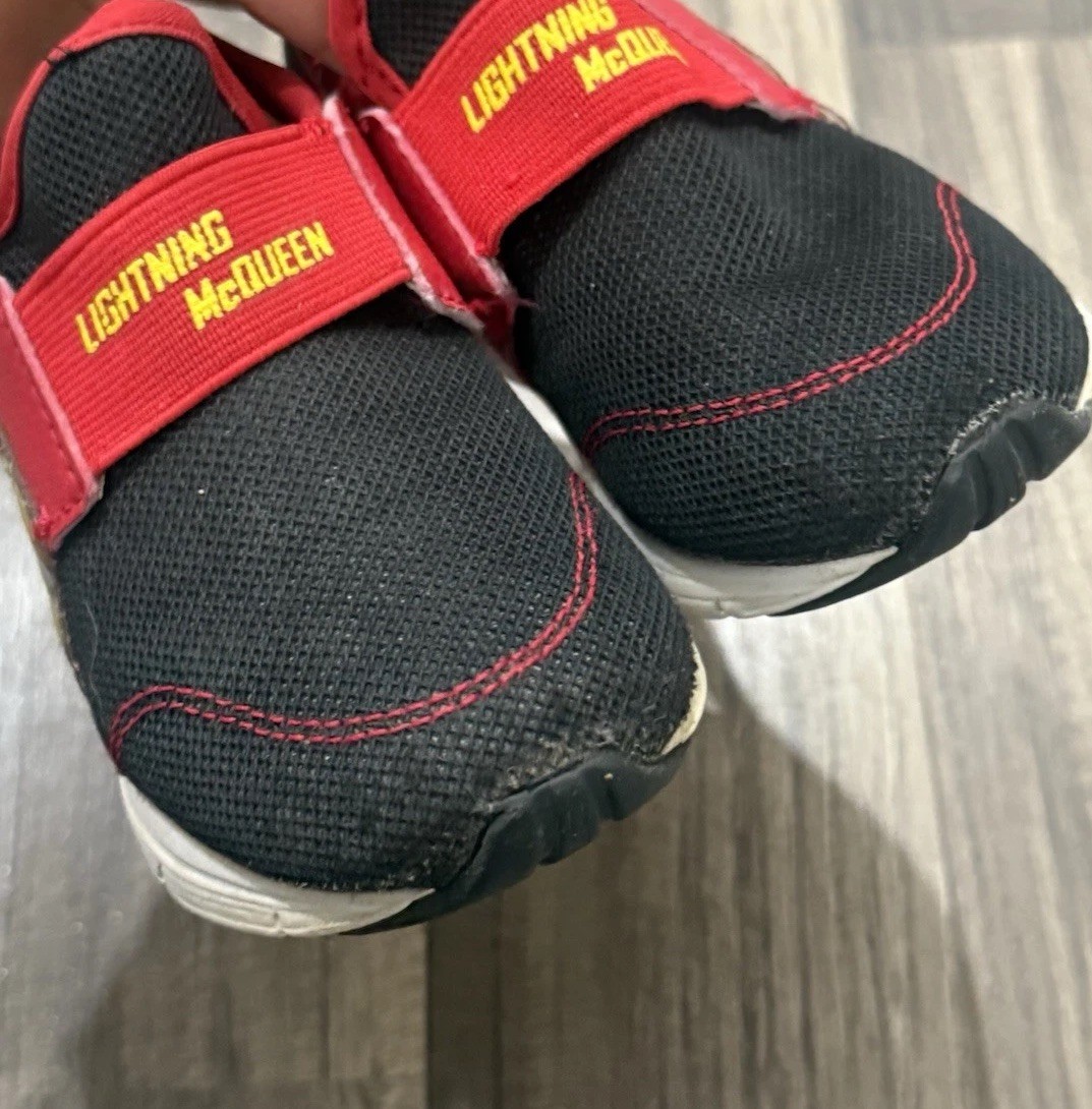 Disney Lightning McQueen Cars Hook & Loop Low Top Sneakers Black/Red/White 8