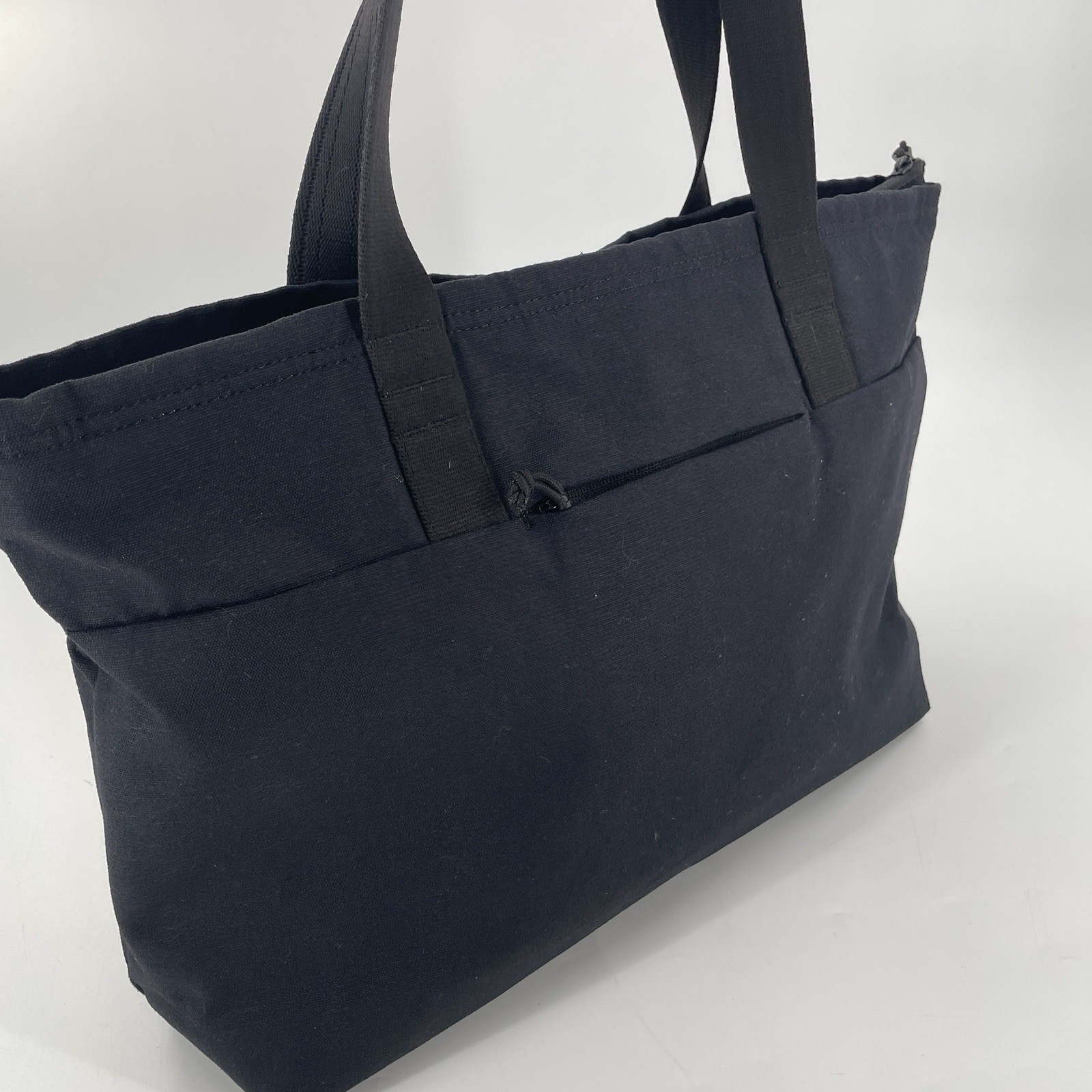 Moment Travelwear M-TW Tote Bag 19L in Black – Nylon – Zip Top Closure