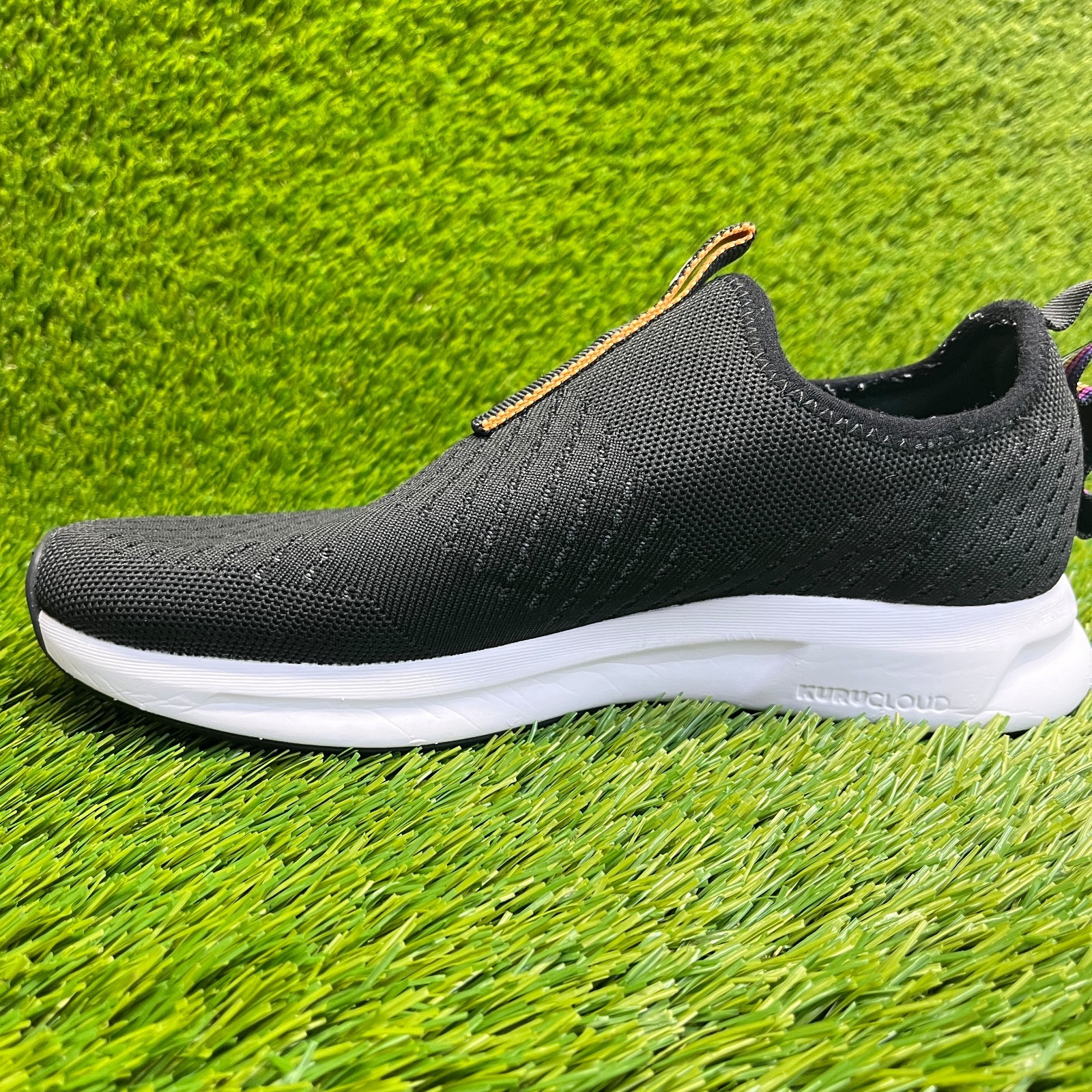 Kuru Atom Womens Size 8.5 Black White Athletic Walking Slip On Shoes Sneakers