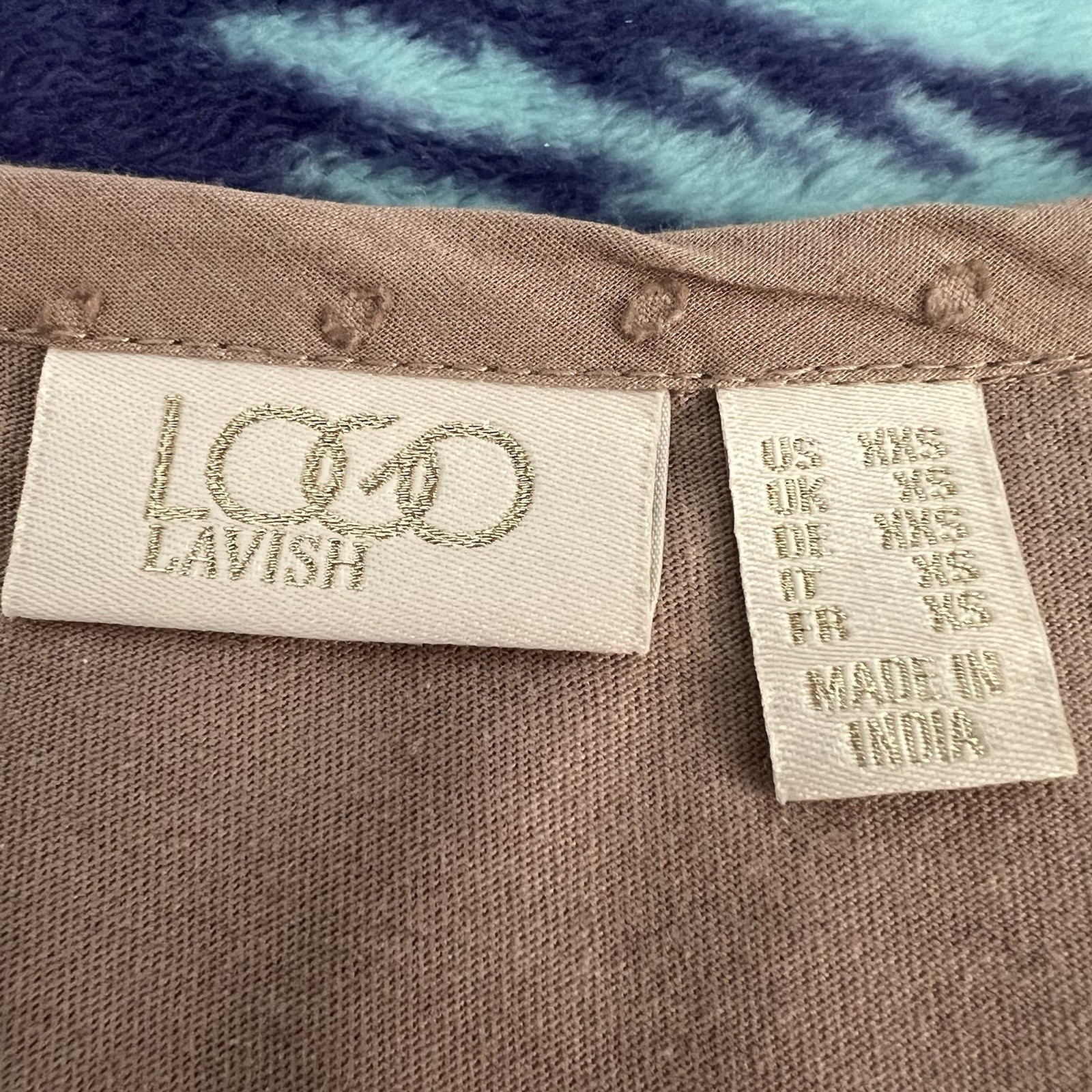 LOGO LAVISH Lori Goldstein Size XXS Cocoa Button Front Top w/ Knit Sleeves