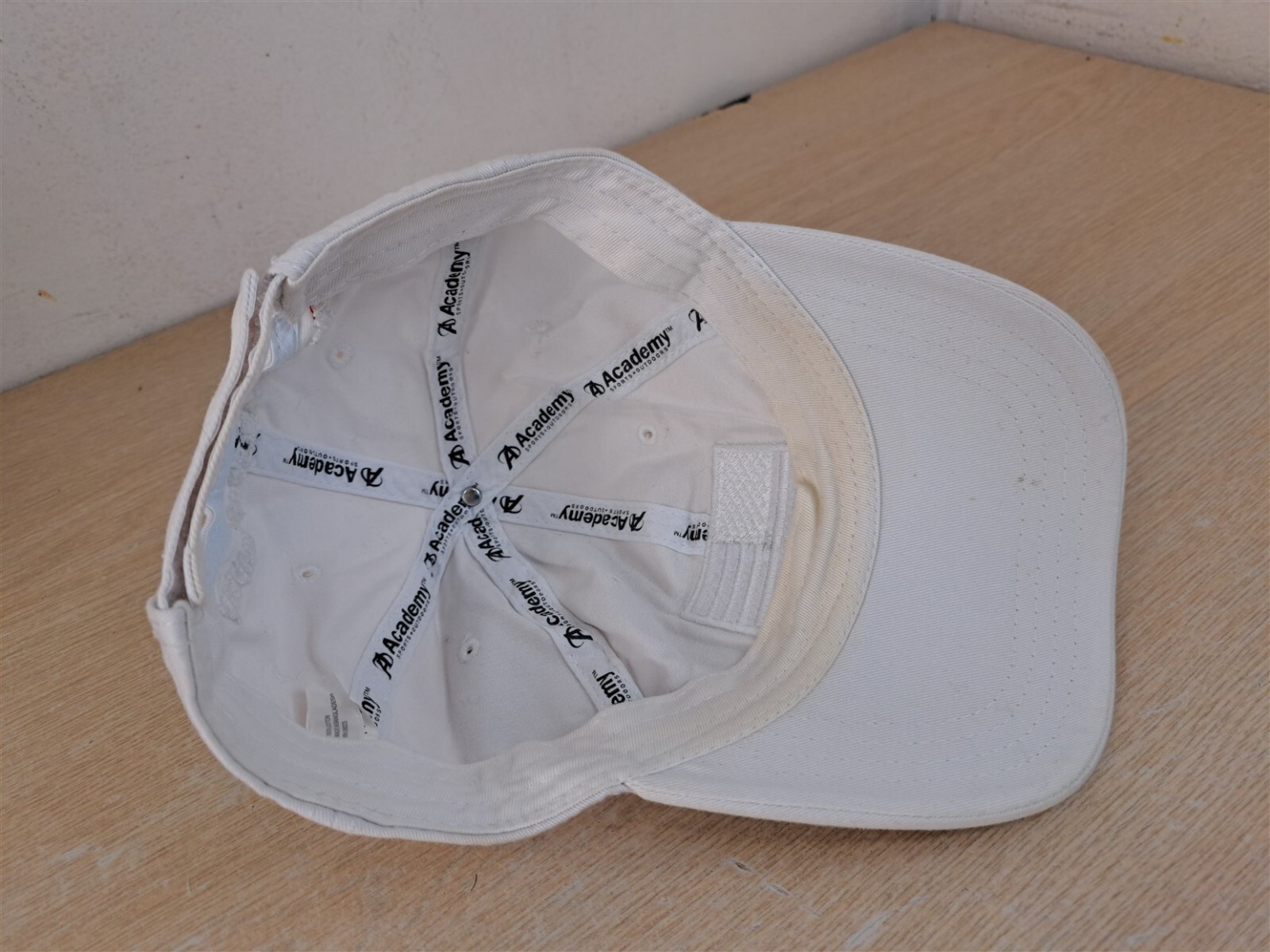 ACADEMY SPORTS OUTDOORS USA FLAG ADJUSTABLE STRAPBACK BASEBALL HAT/CAP, WHITE