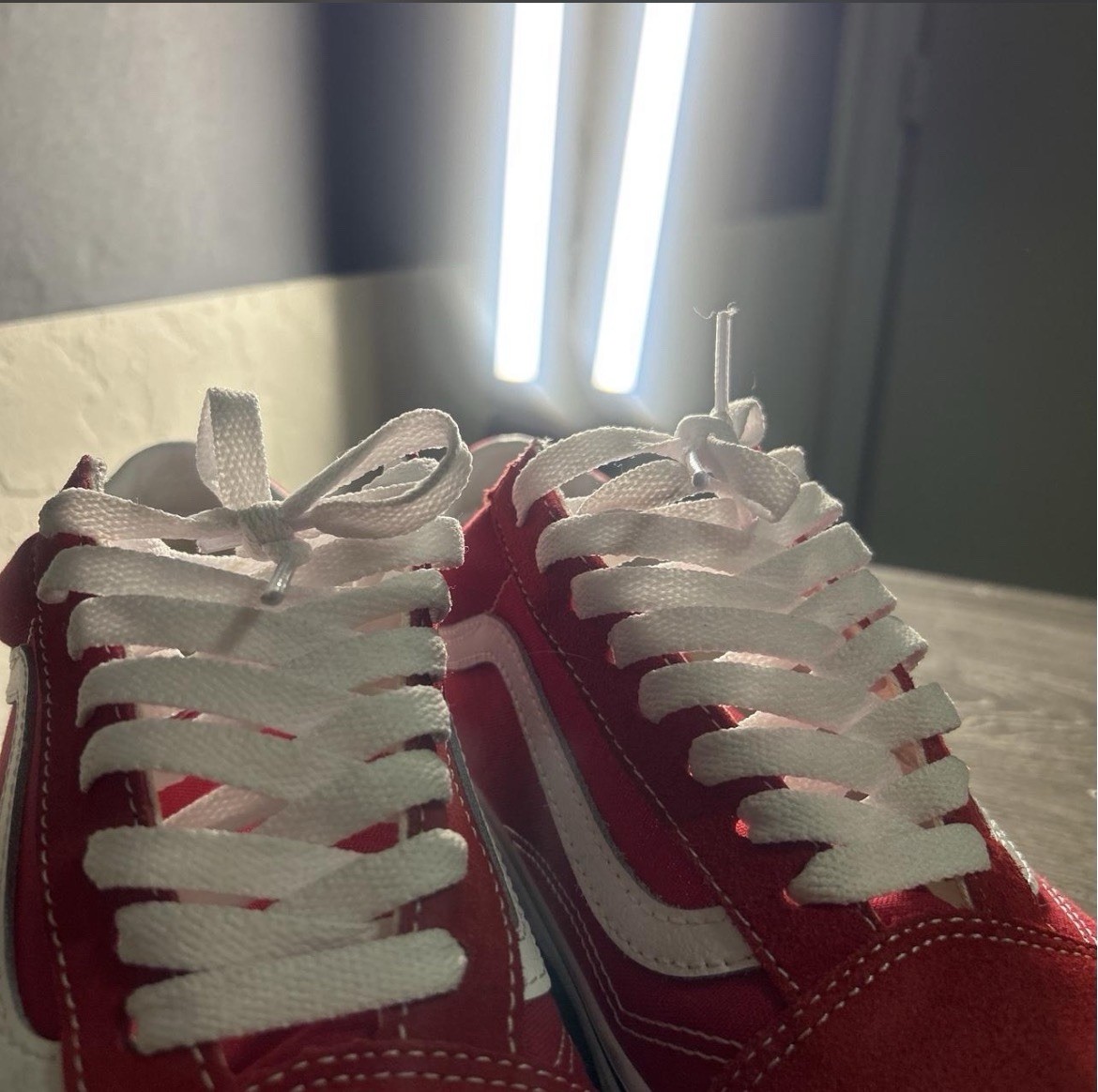 VANS Off The Wall Men’s Red/White Low Top Canvas Lace-Up Sneakers Sz 9 M