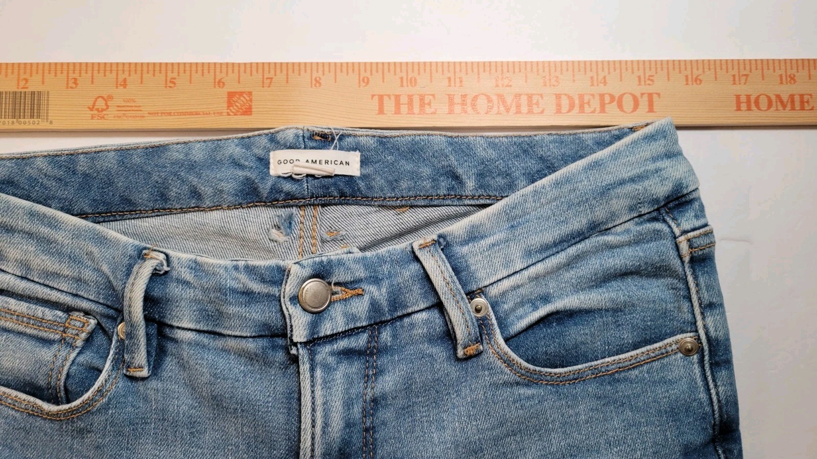 Good American Size 8 / 29 Shredded Split Back Pocket Distressed Jeans Raw Hem