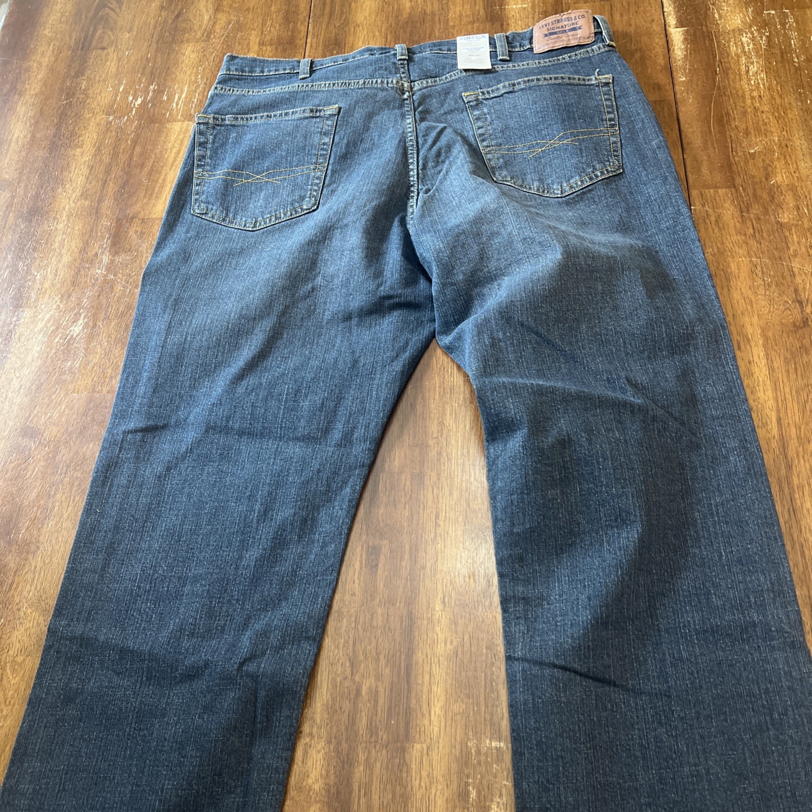 Signature by Levi Strauss & Co. Gold Label Men’s Bootcut Fit Jeans 40×30