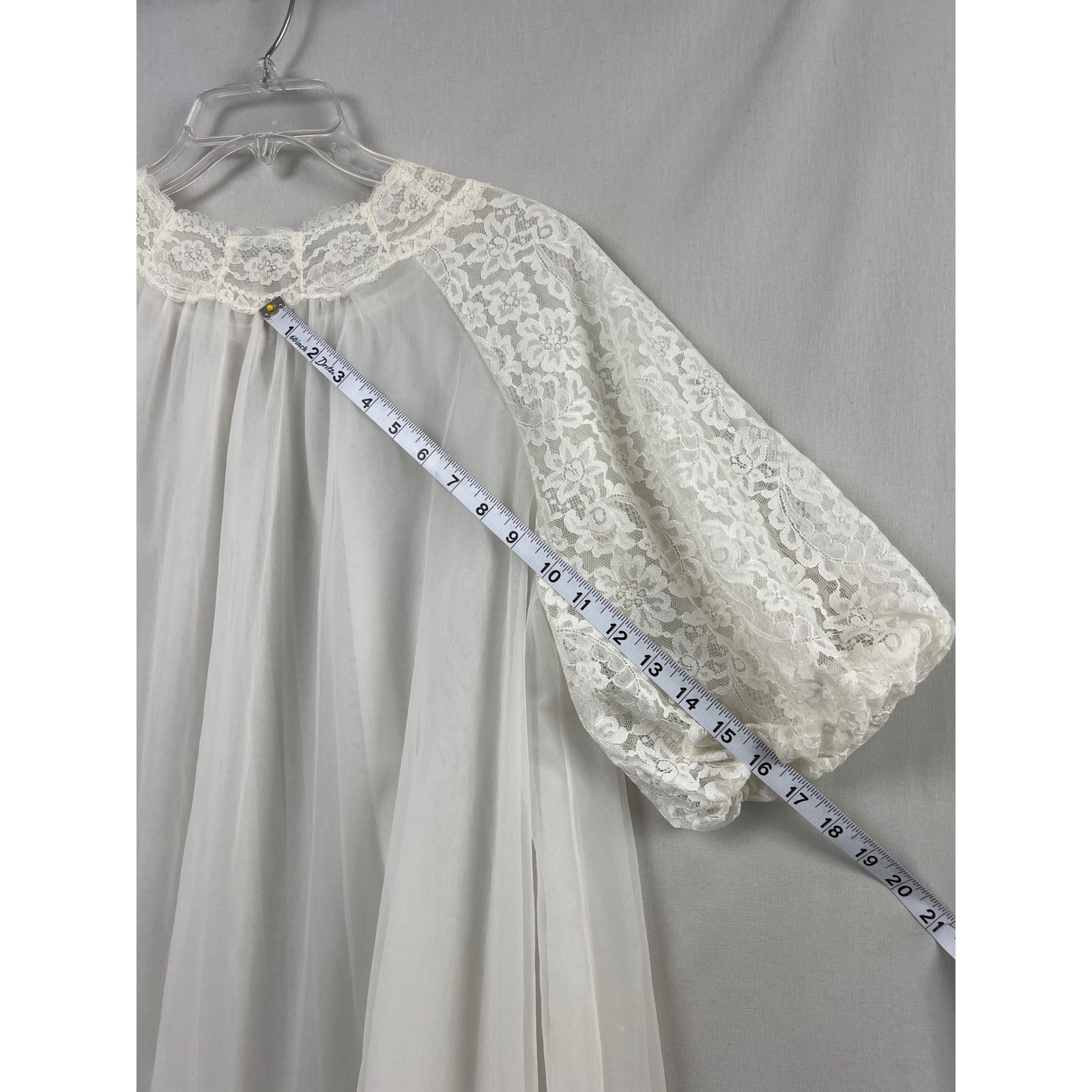 Vanity Fair Peignoir Robe Womens 34 White Vintage Lace Puff Sleeve Sheer Tricot