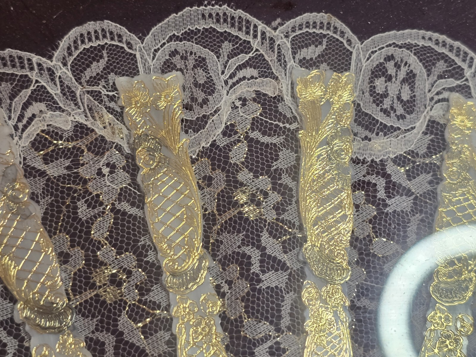 hand fan gold gilt lace EMBELLISHED IN SHADOW BOX WITH GLASS 15″x 25″ EXQUISITE