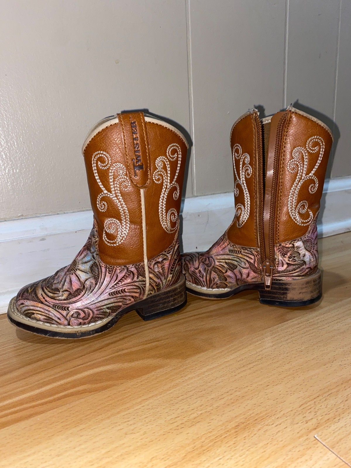Slightly Used Twister Cowgirl Boots Toddler US Size 4 in great condition!