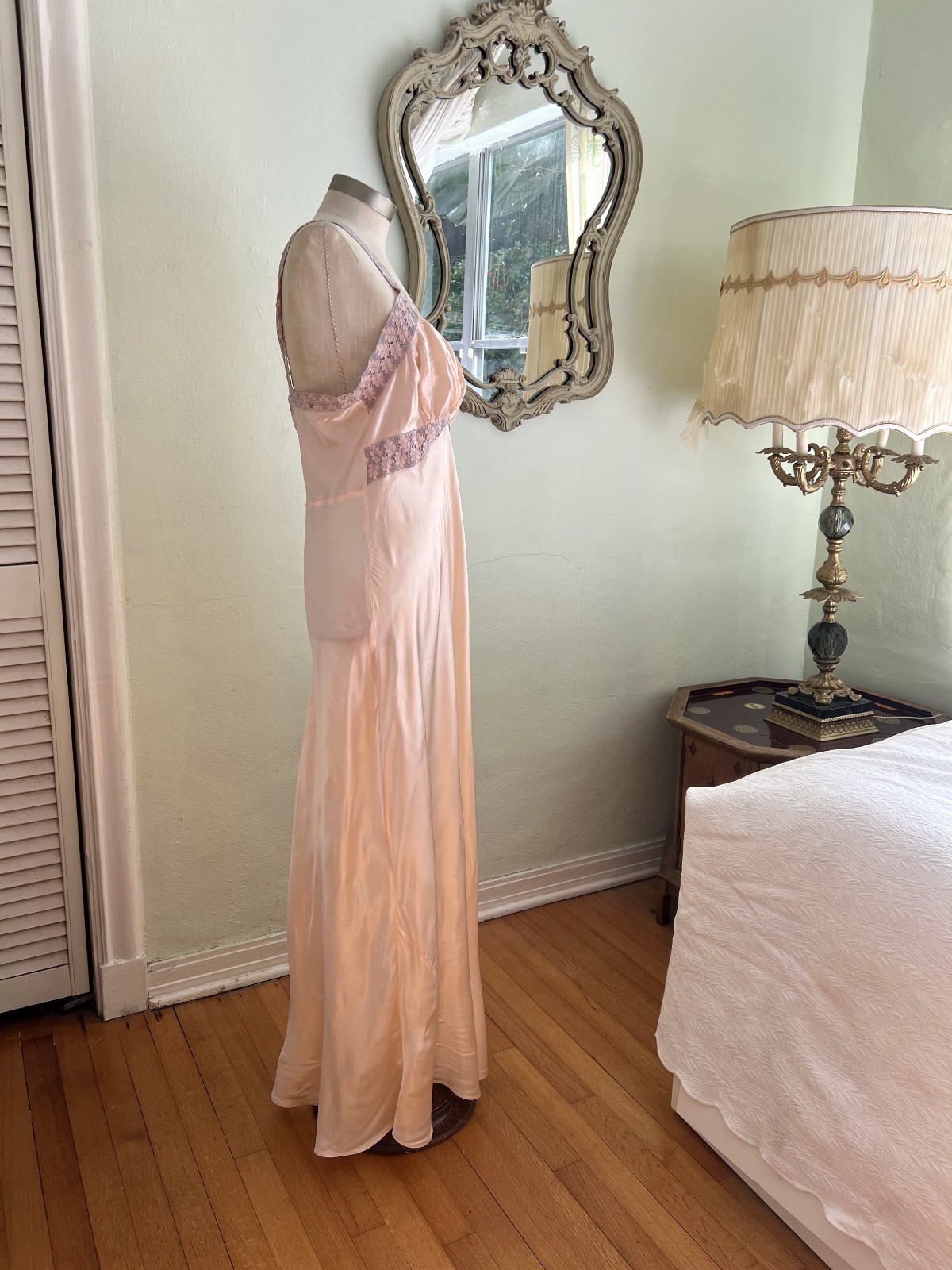 Vintage 1930s Rayon Bias Cut Satin Nightgown Dress Peach Embroidered Liquid 40 L