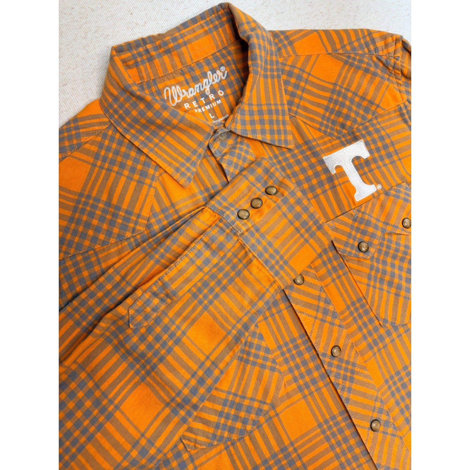 Wrangler Retro Premium Mens Large Tennessee Volunteers Plaid Western Snap Shirt
