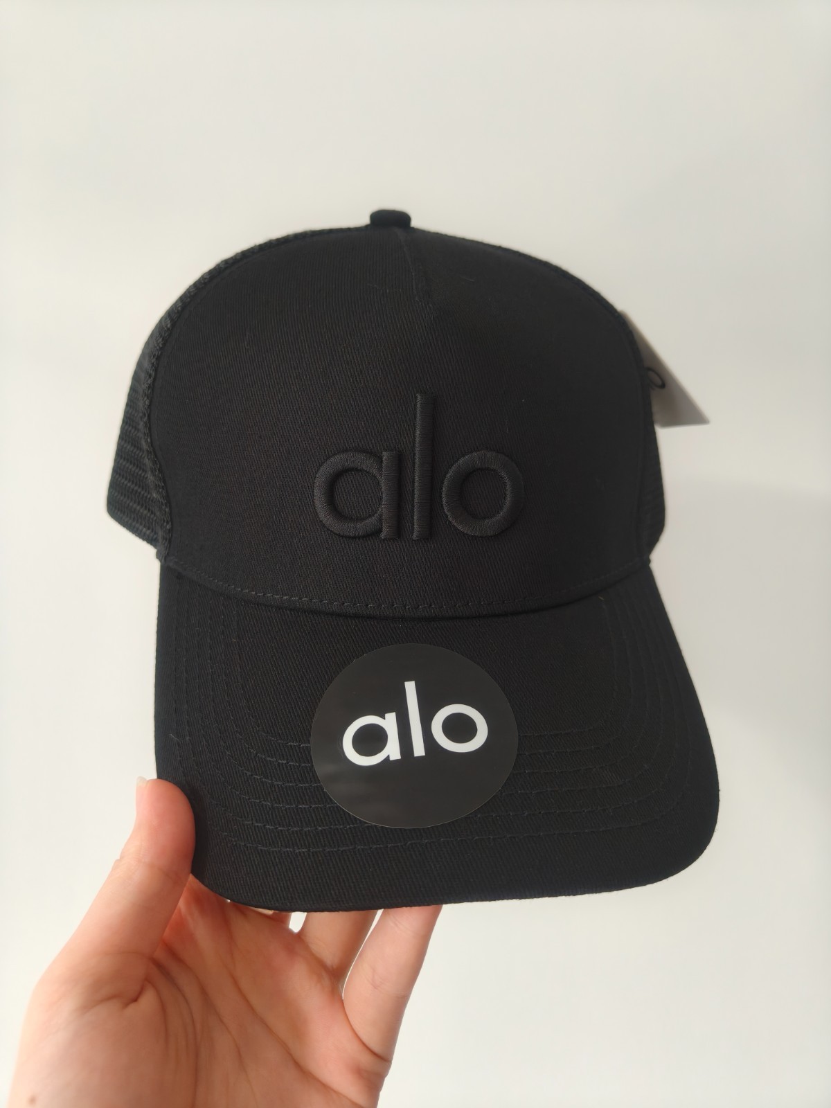 ALO Women’s Embroidered Baseball Cap Black Canvas Off-Duty Casual Hat