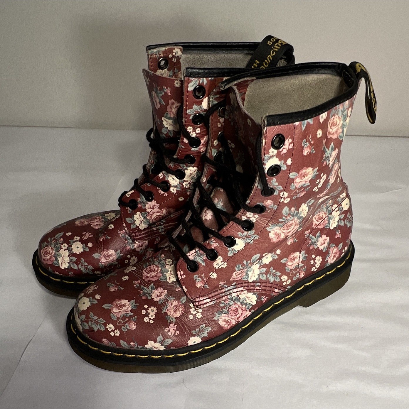 Dr. Martens Women’s Floral Leather Combat Ankle Boots Lace Up Round Toe 9