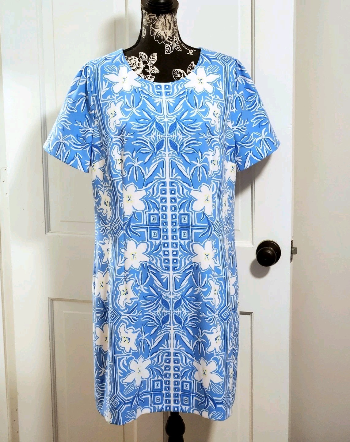 🆕️ 💙SIZE 16 HTF Lilly Pulitzer💙 – Dixey Short Sleeve Stretch Shift Dress