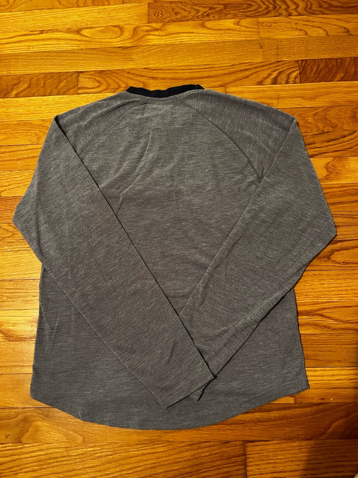 Penguin Munsingwear long-sleeve henley gray marl fabric 3-button placket Men’s M