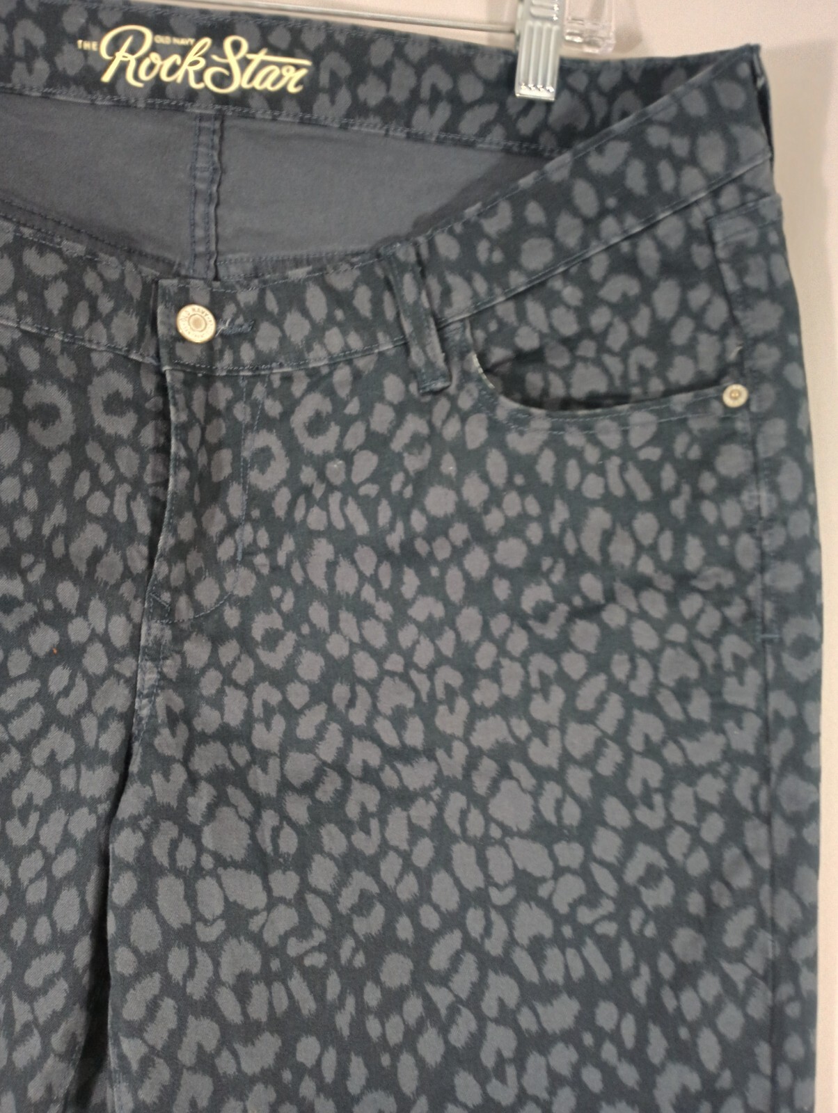 Old Navy Rockstar Womens 18 Reg Denim Jeans Black Gray Spotted Animal Pants