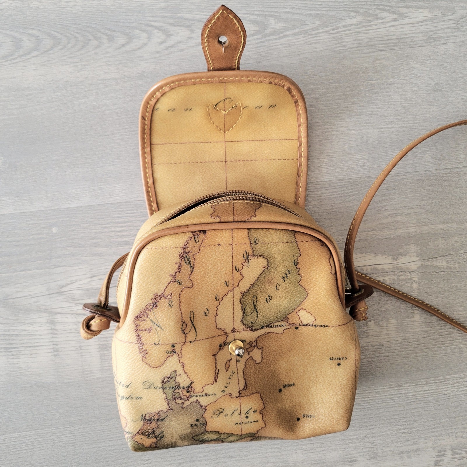 Vintage Classe Alviero Martini Geo Classic Mini Crossbody Belt Bag Map Print EUC