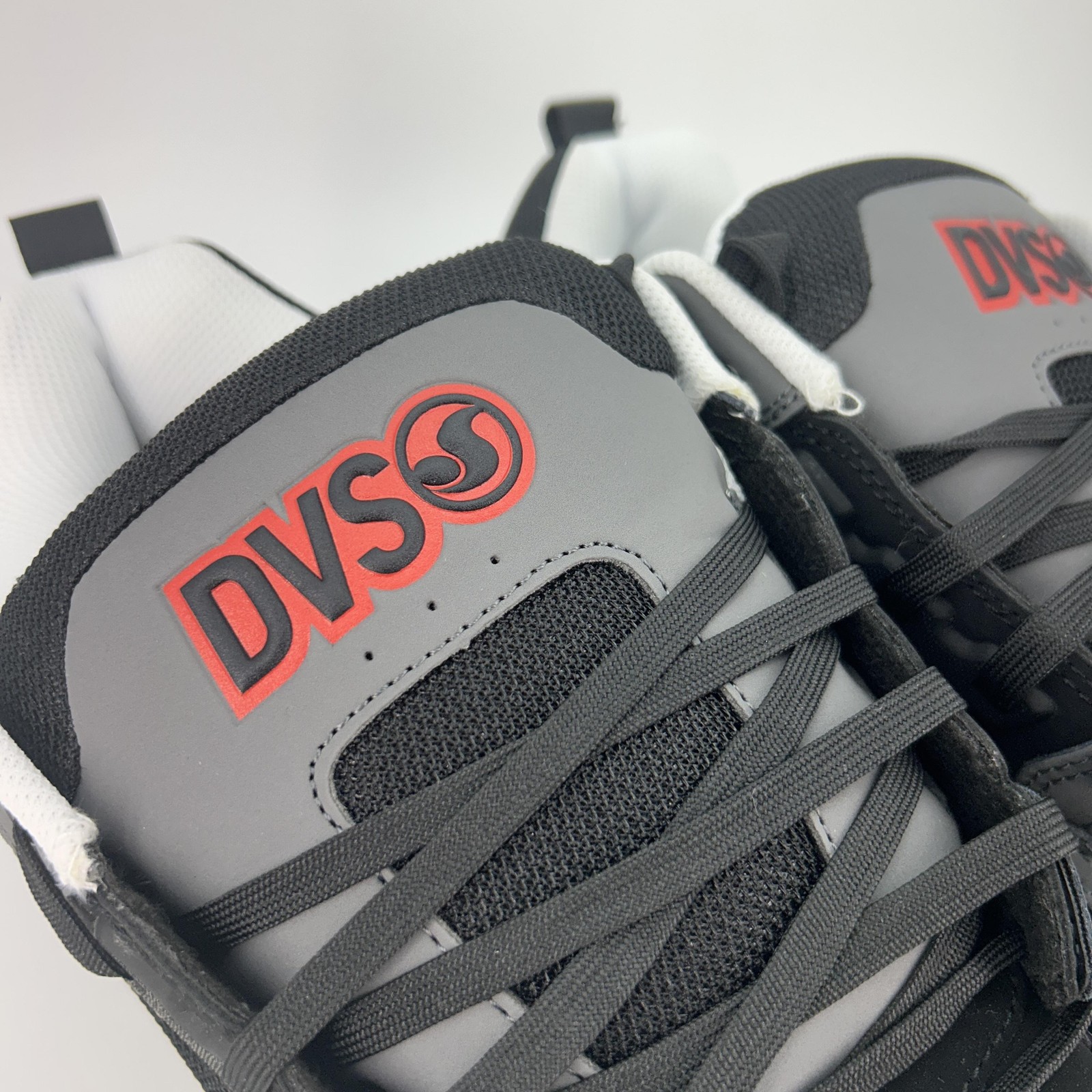 DVS Comanche Shoes Mens Size 11.5 Gray Black Skateboarding Sneakers DVF0000029