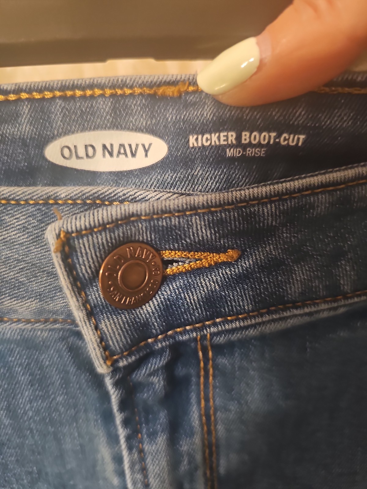 Old Navy Kicker Mid-Rise Boot-Cut 16 Long