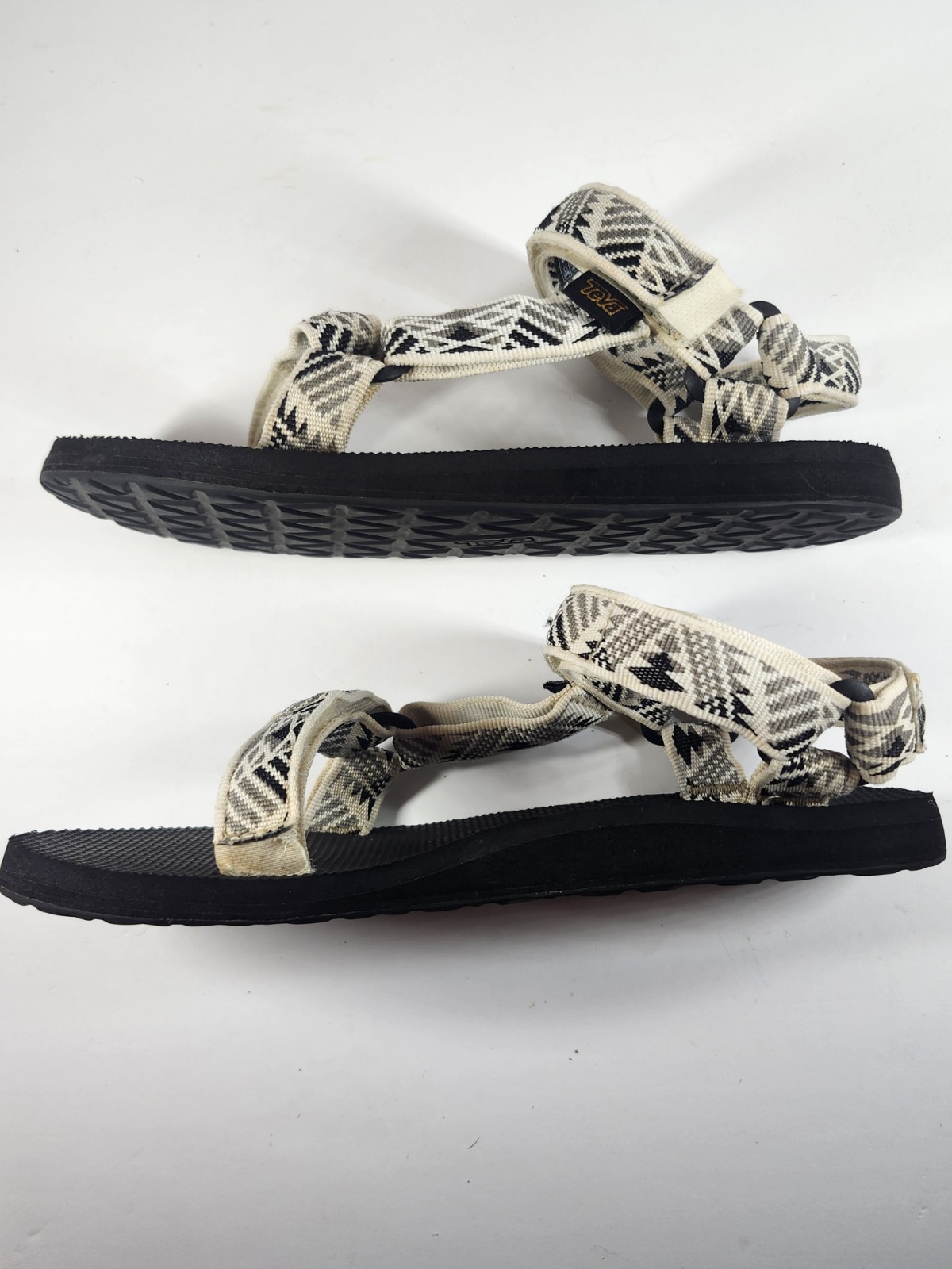 Teva Womens Size 8 Universal Sandals Black Cream Tribal Hook Loop Hiking Water